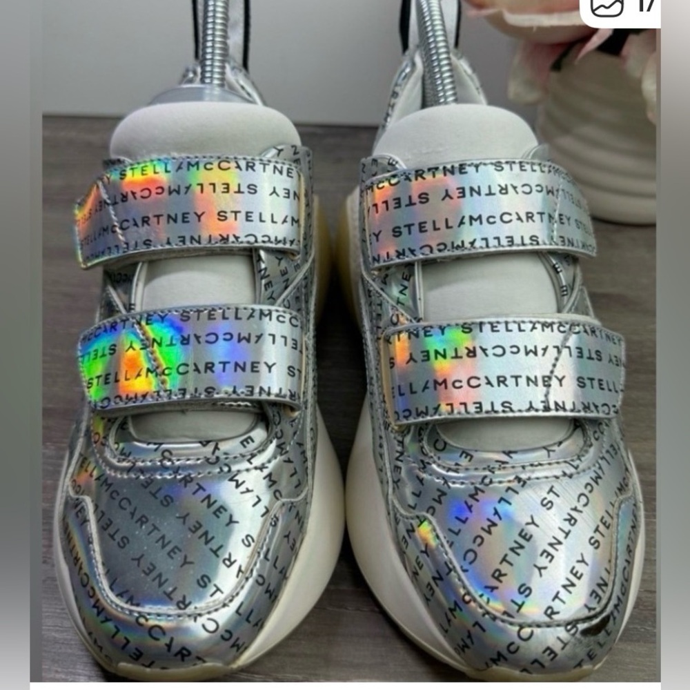 “Stella McCartney” Holographic Logo Sneakers US. Size: 6.5/7